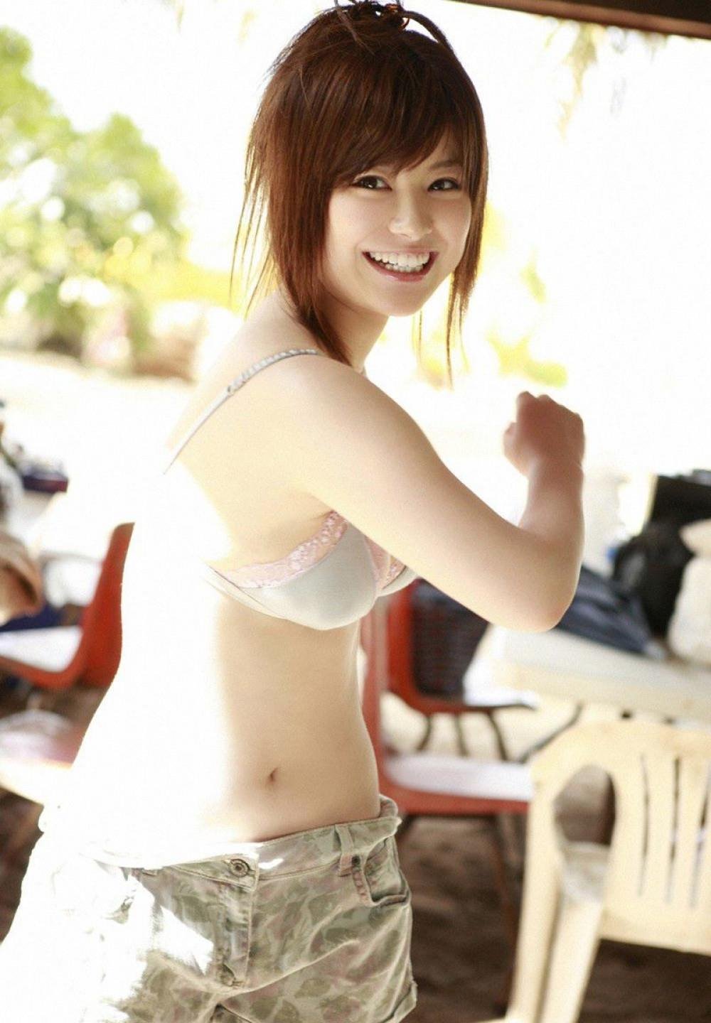 ���ߣ���ɫ�����ҫ�۵ģ�ͷ��