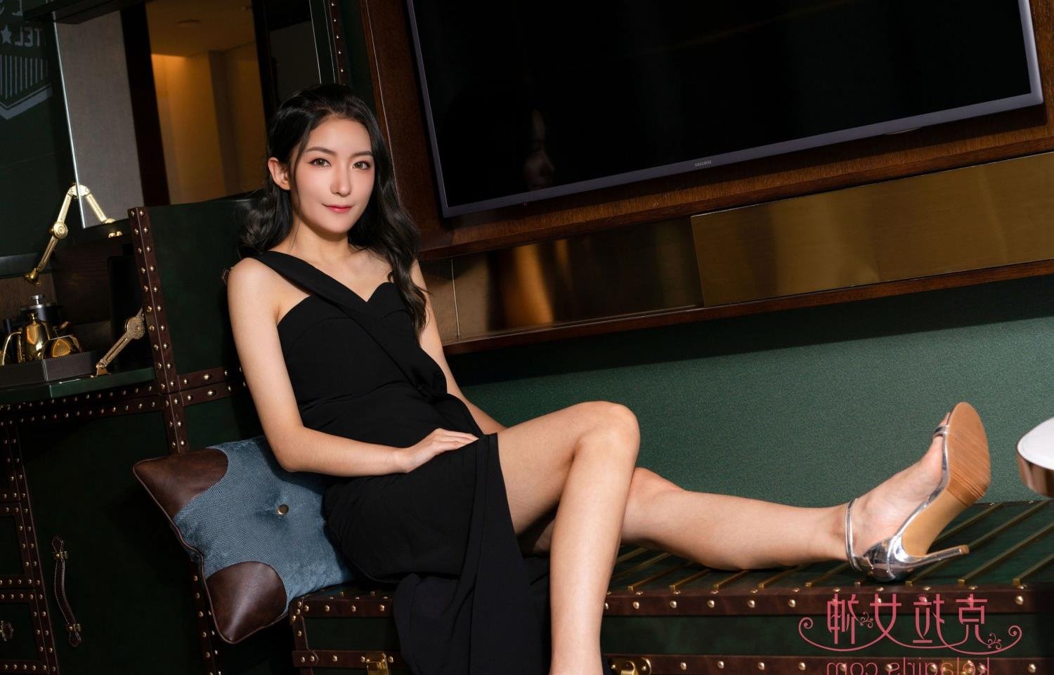 ���ߣ����ɵ���ů�Ŀ�ѧ�ң�ͷ��