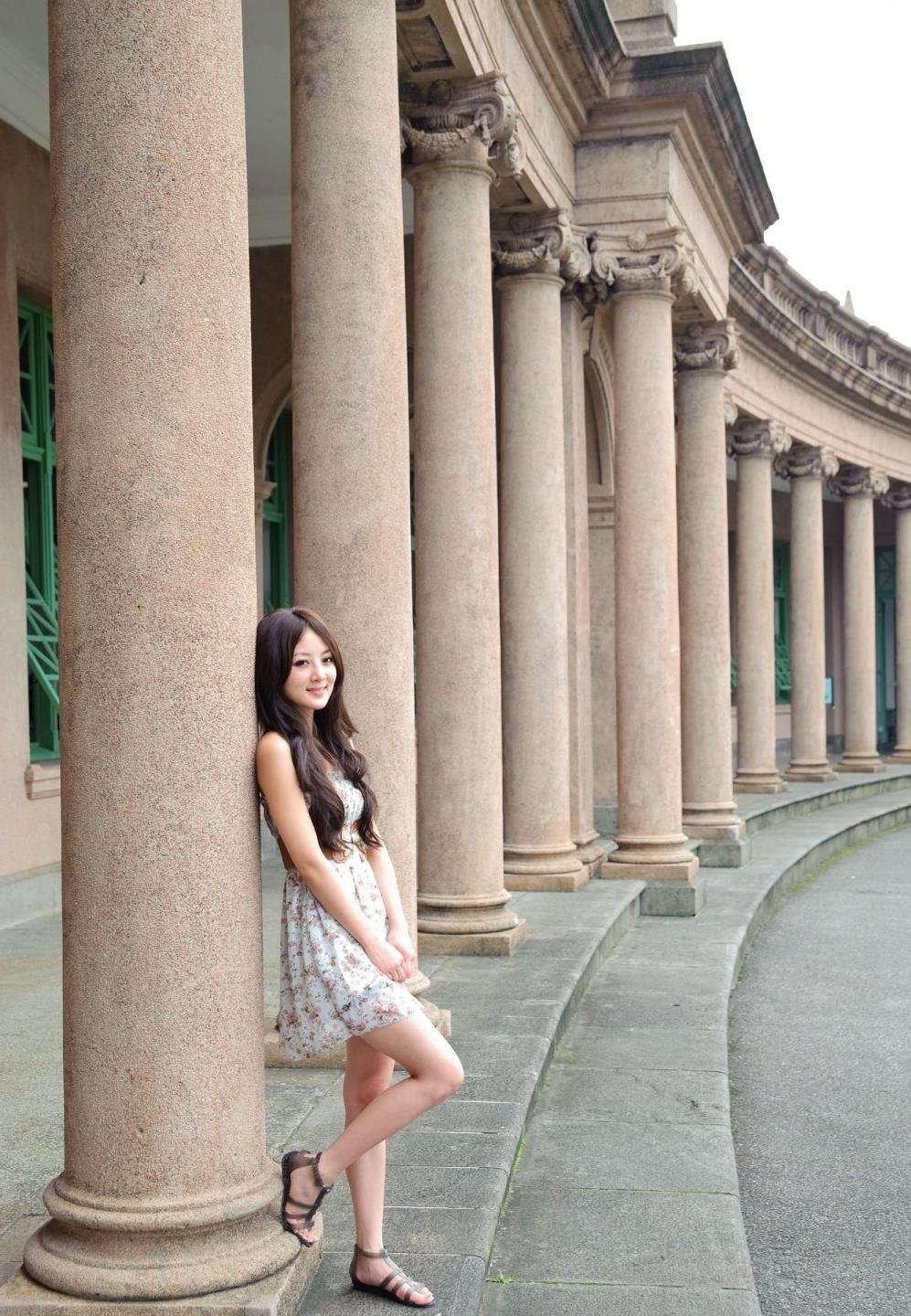 ���ߣ�����ð�ռ��ѹ�Ӣ��η�ģ�ͷ��