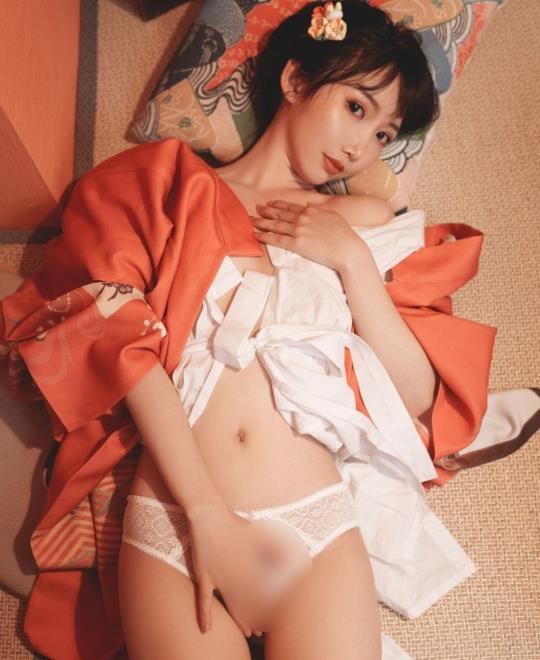 ��ɫ����ֱ�����߹ۿ�