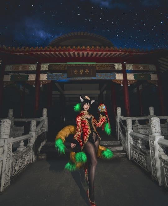 ���ߣ���ɫ����ģ�ͷ��
